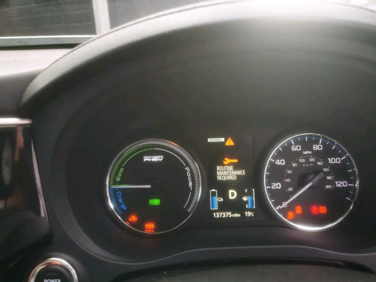 mitsubishi outlander 2016 - Image 4