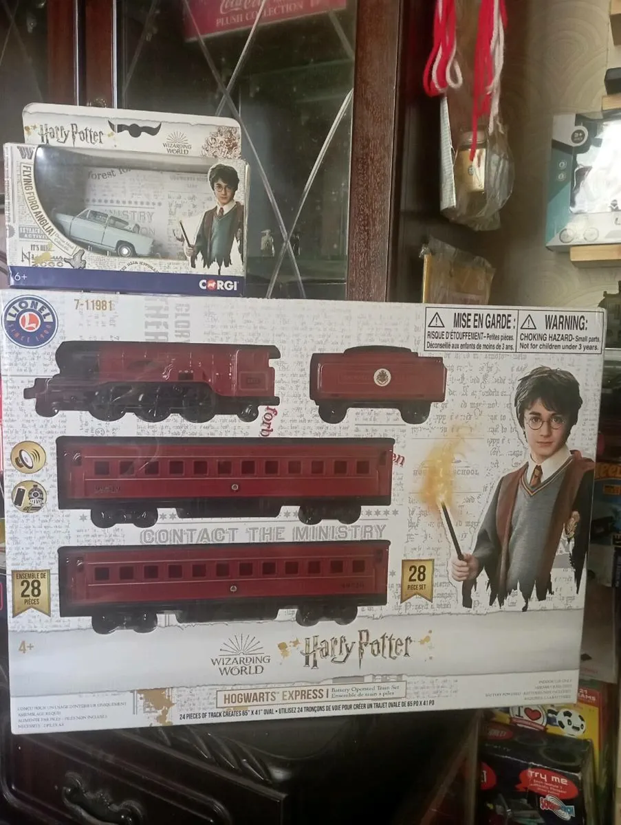 HARRY POTTER HOGWARTS EXPRESS  TRAIN SET. - Image 1