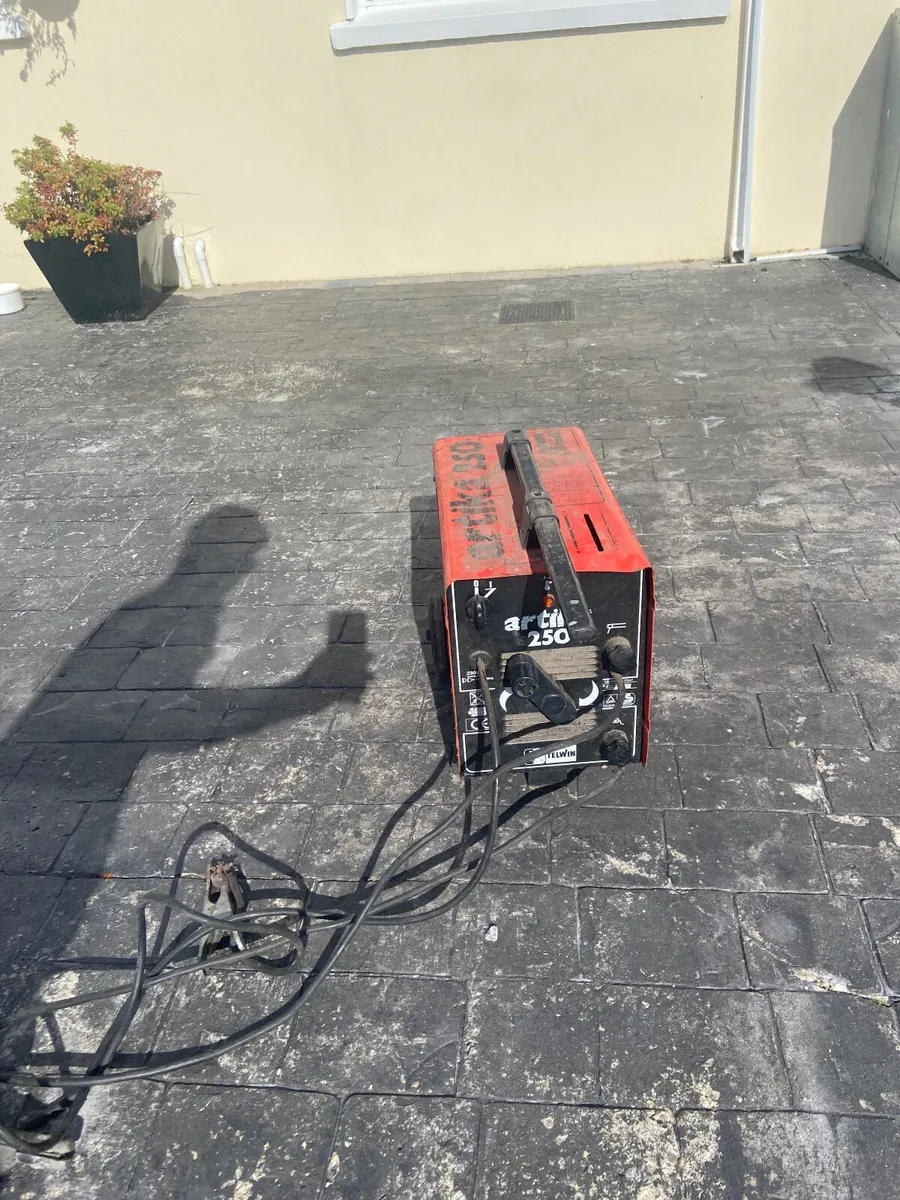Stick welder - Image 1