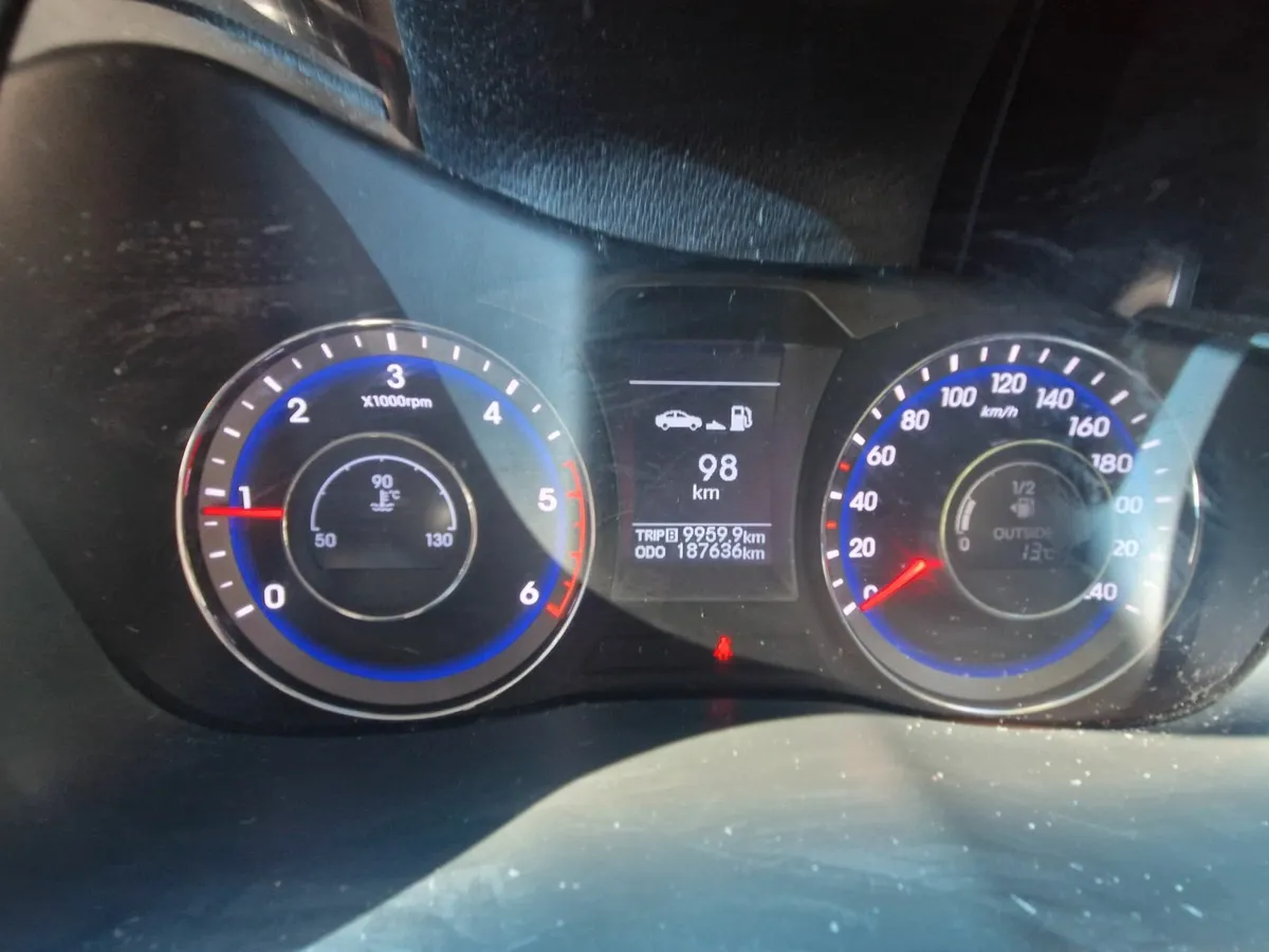 Hyundai i40 2013 Black 1.7L Diesel - Image 3