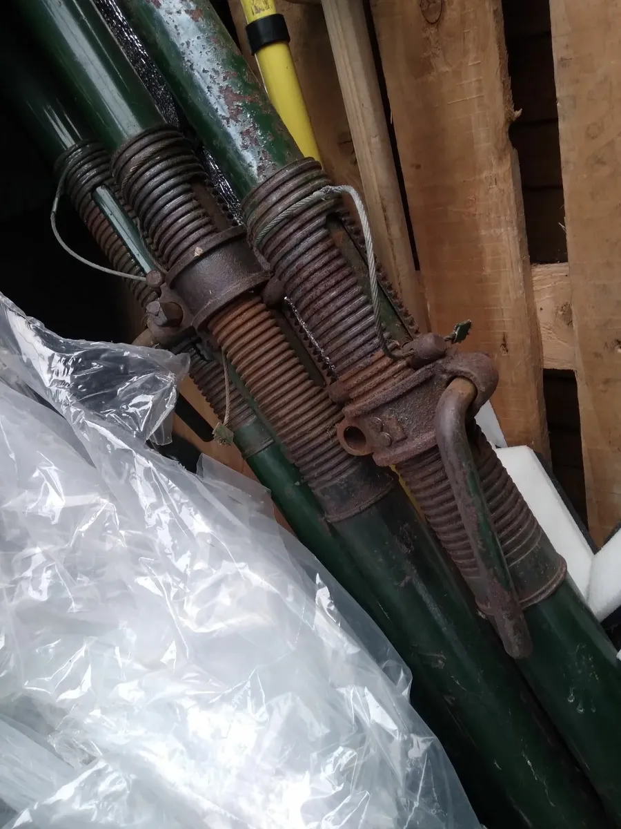 ACRO  Props   Sold - Image 4