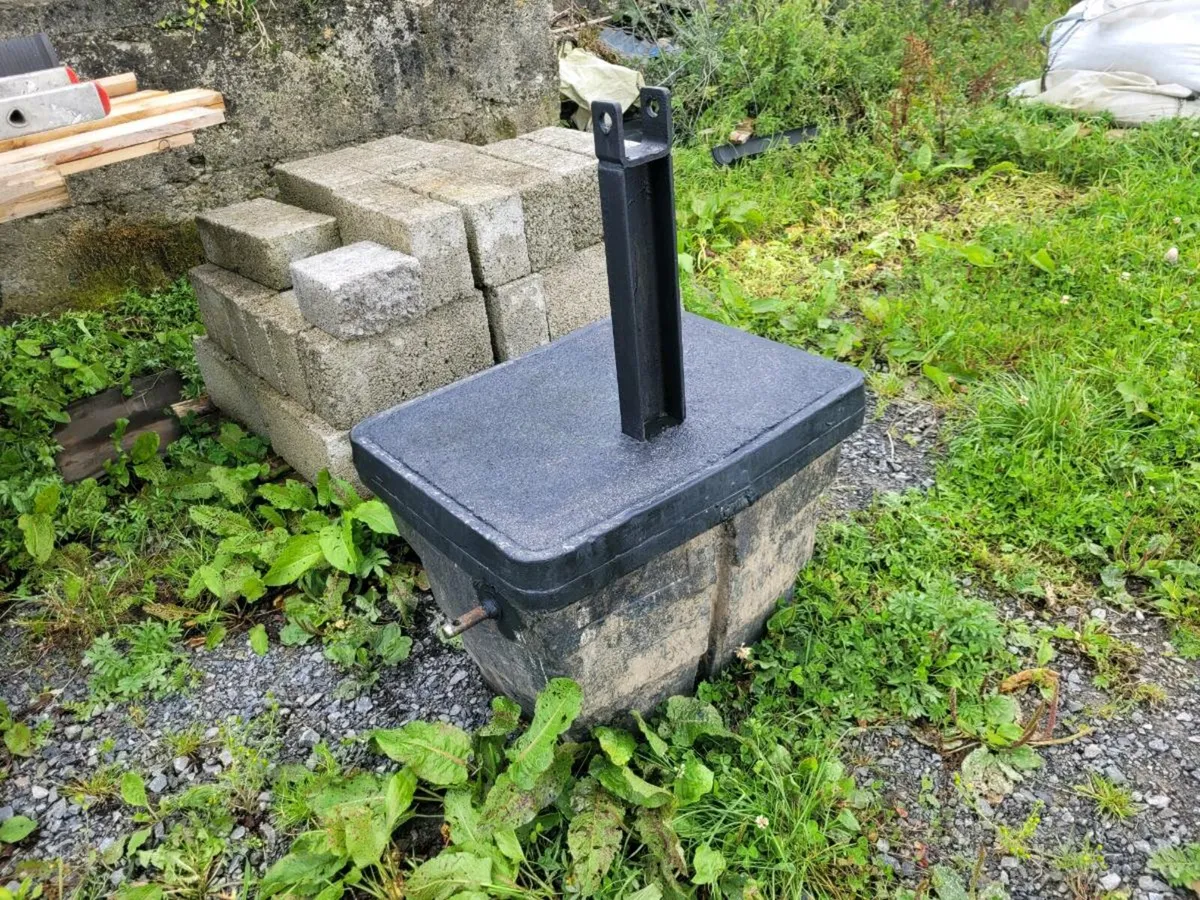 Tractor weight - Image 1