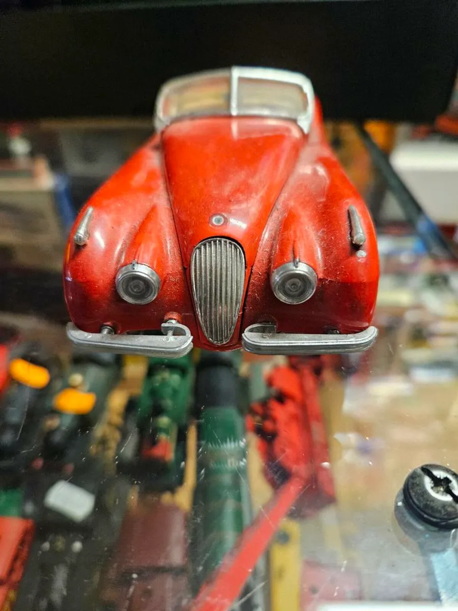 Corgi Burago Jaguar XK120 1.24 - Image 2