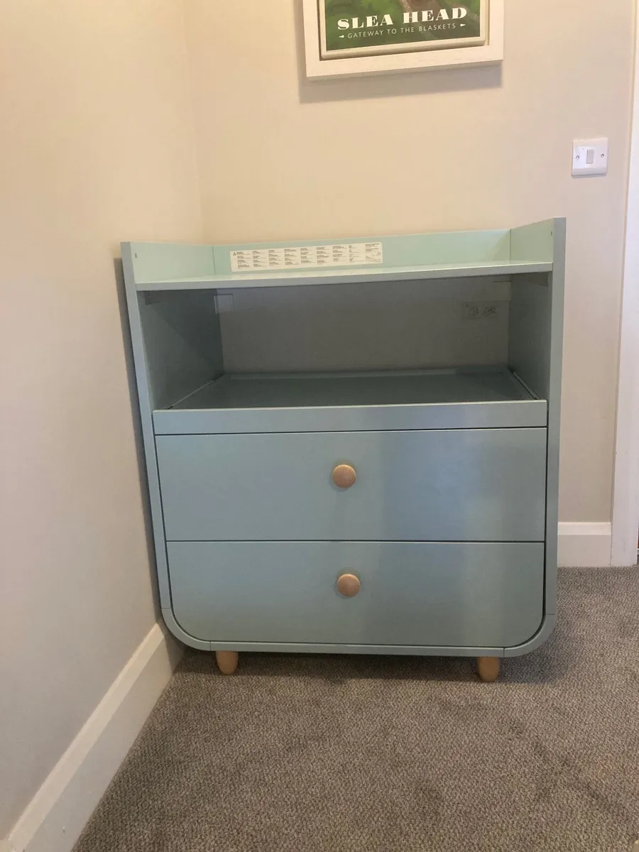 Dresser/ changing table - Image 3