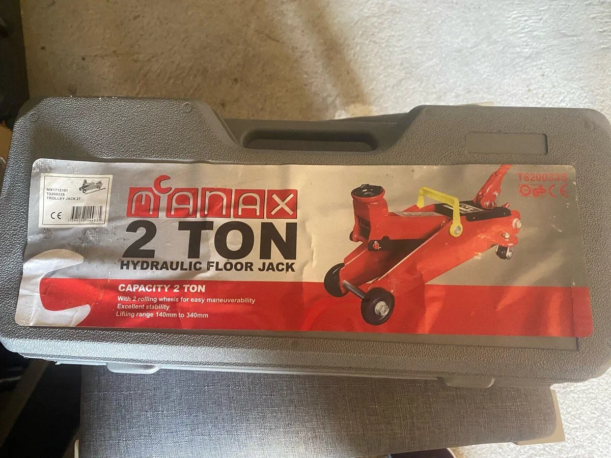 Mcanax Hydraulic Floor Jack - Image 1