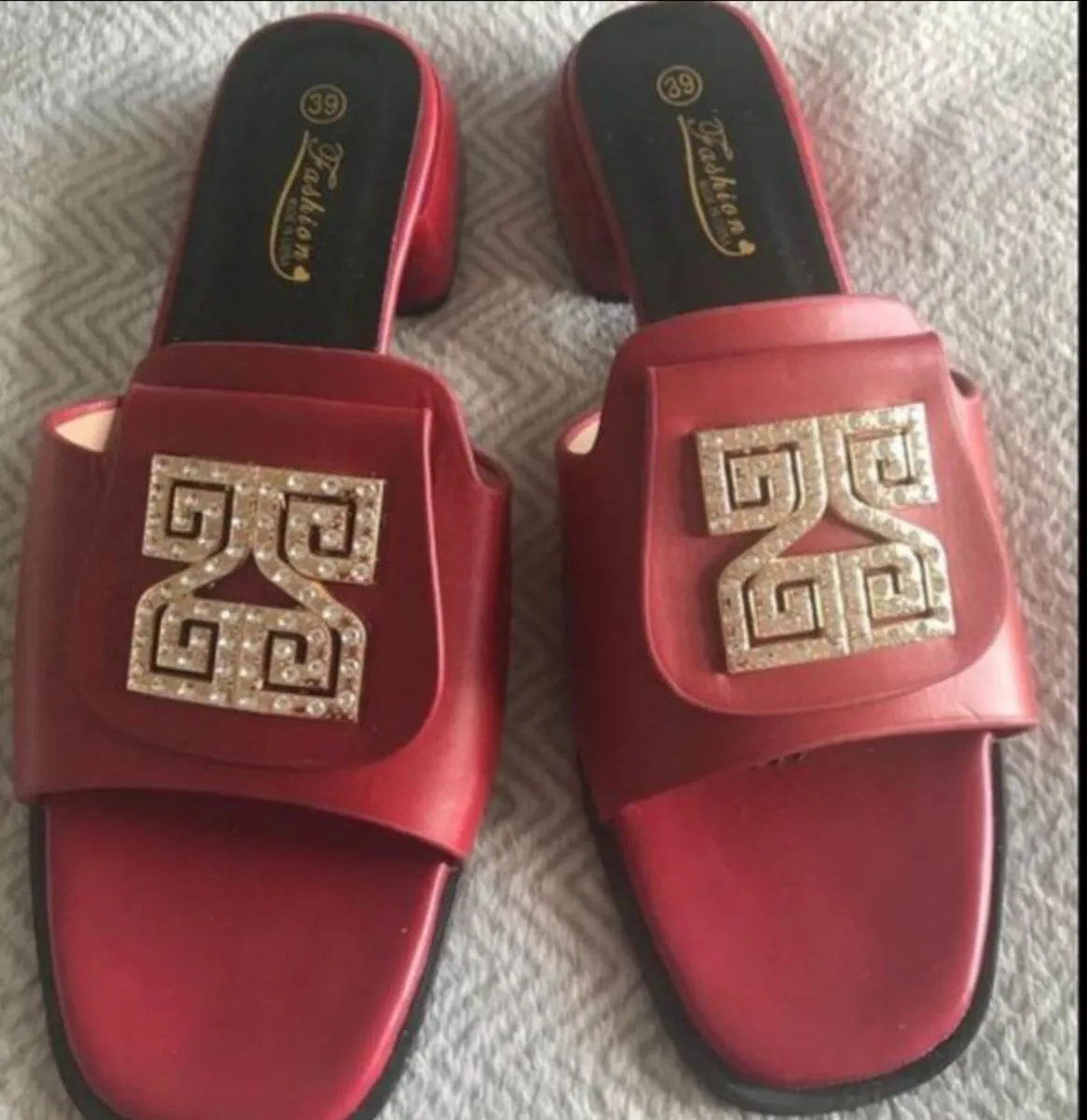 Ladies Sandals UK.6.. - Image 1