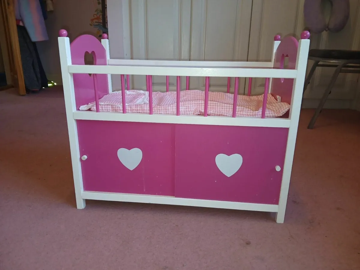 Doll's cot - Image 1