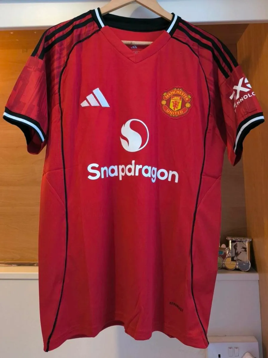 Man United home jerseys season 25/26 - Image 1