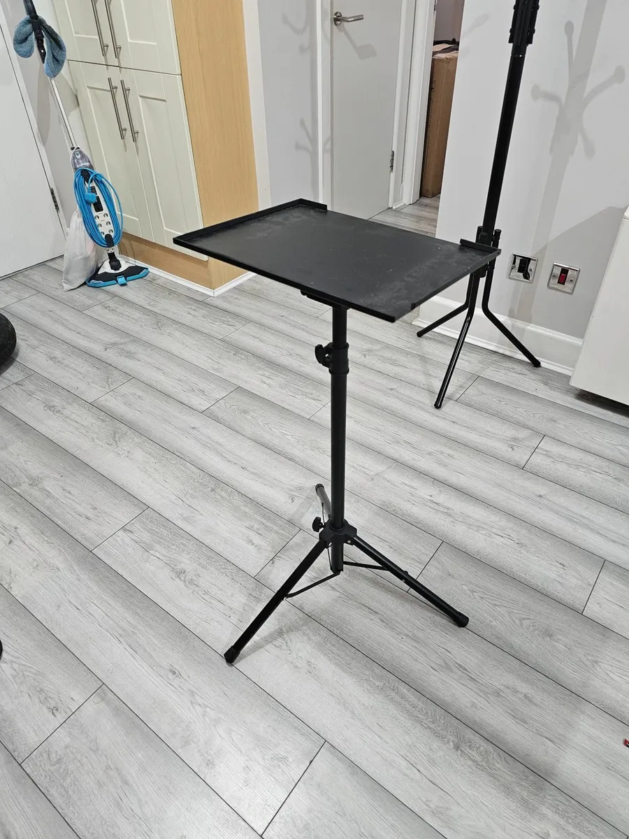 Ultimea Apollo P40 Projector - Image 2