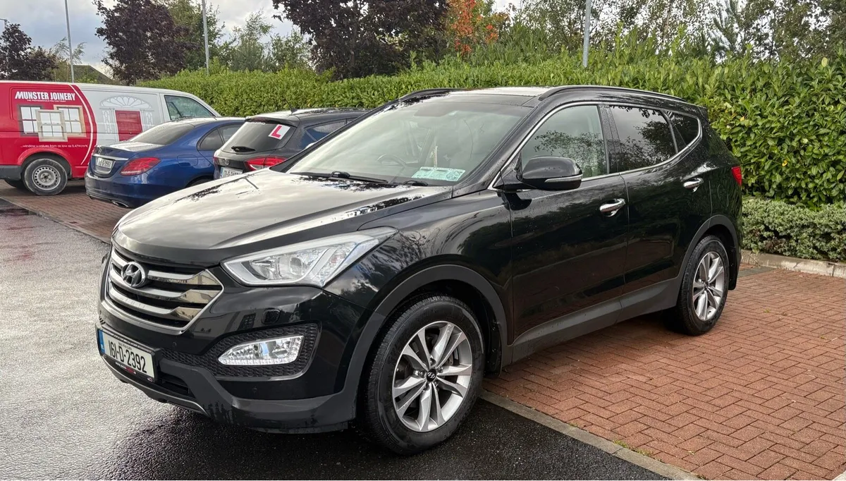 Hyundai Santa Fe Premium Auto 4WD - Image 2
