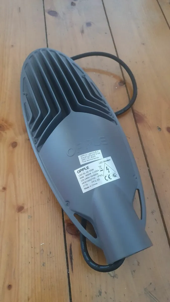 Opple LED outdoor lights x6 *BRAND NEW - Image 2