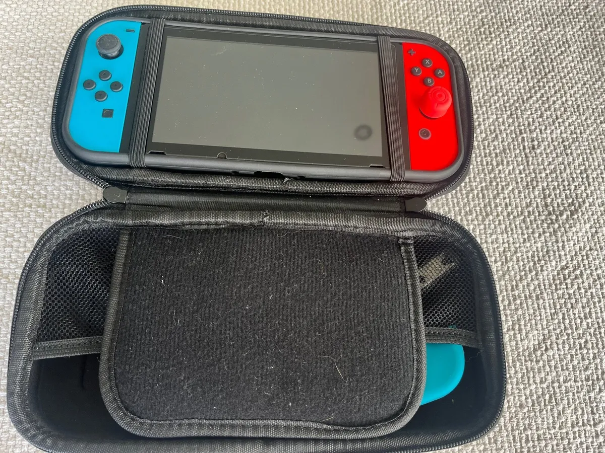 Nintendo Switch with 3 games - Image 2