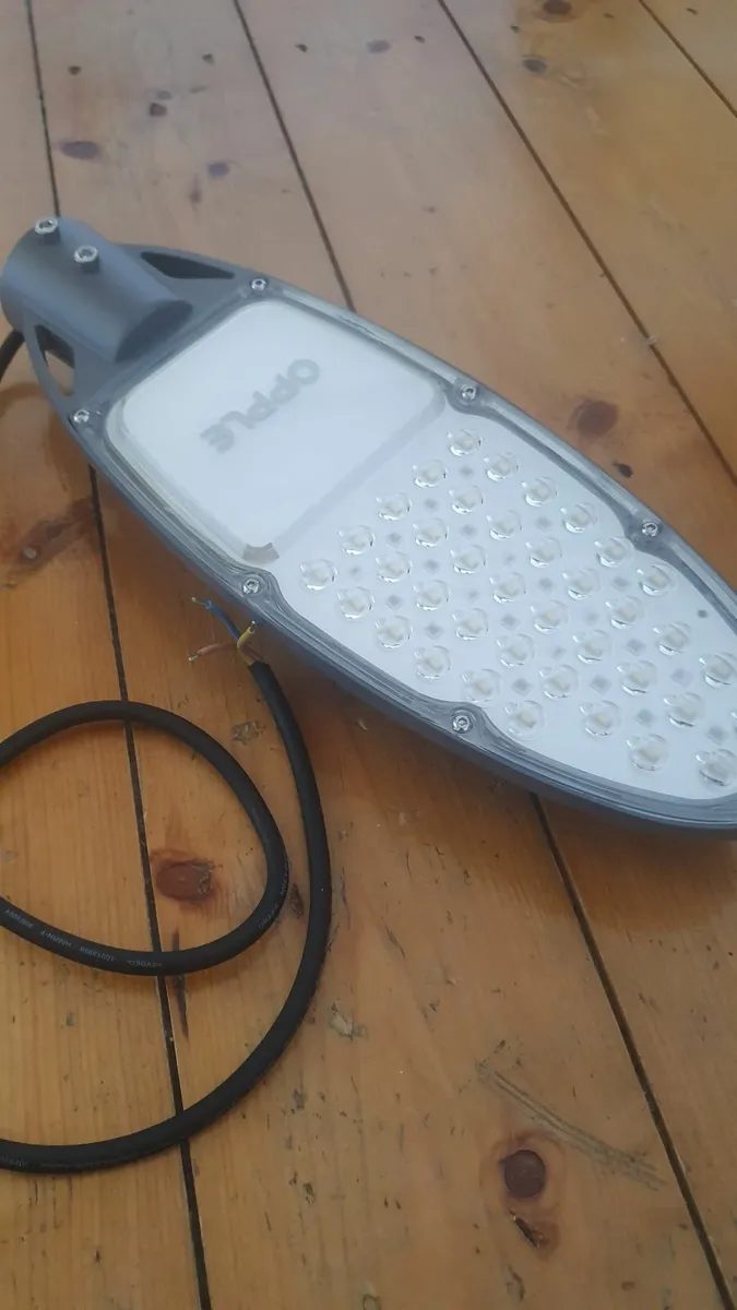 Opple LED outdoor lights x6 *BRAND NEW - Image 4