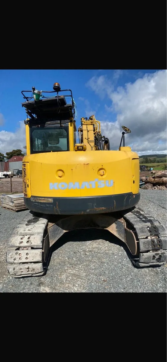 Komatsu digger - Image 4