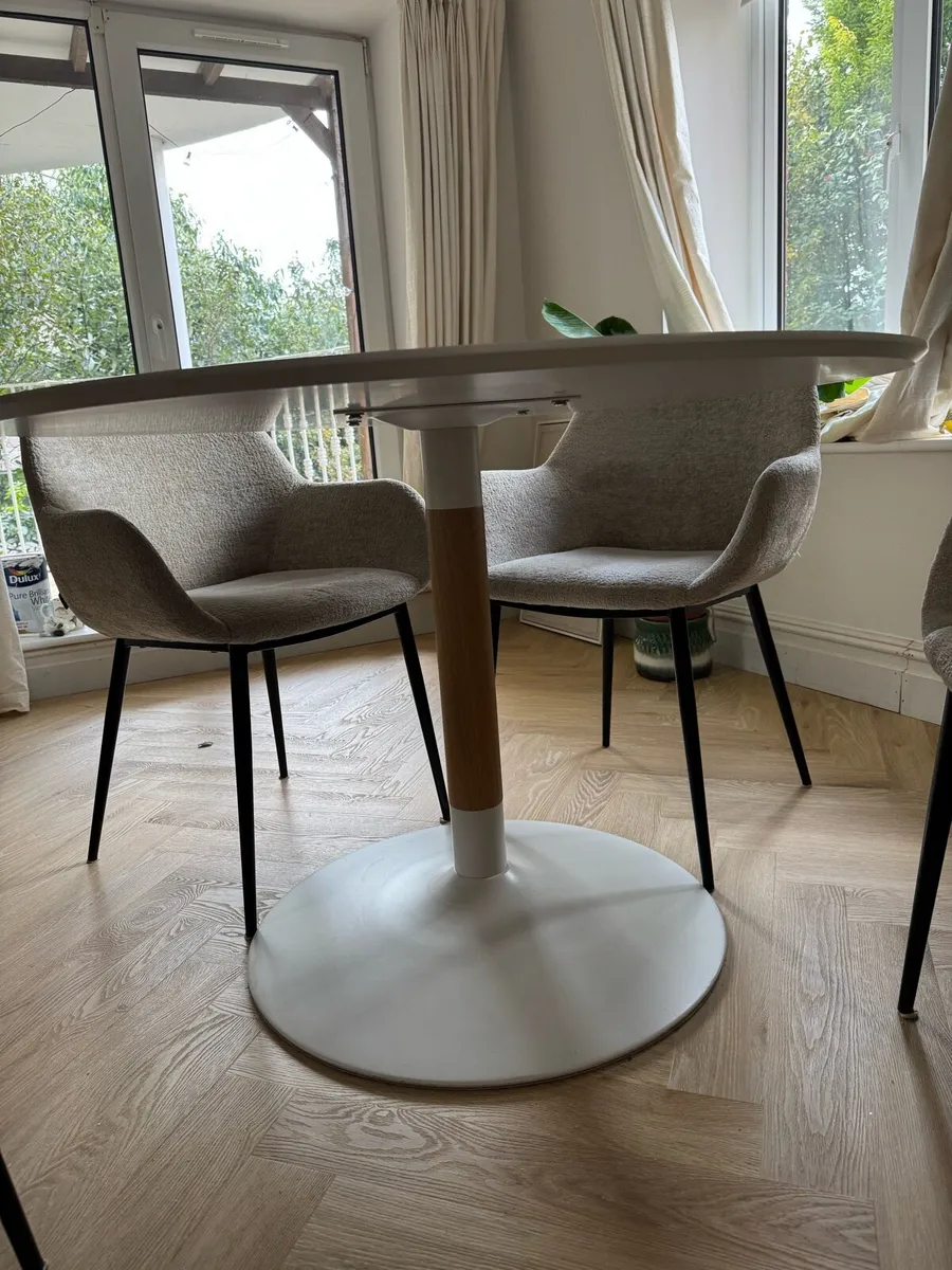 Dining table - Image 3