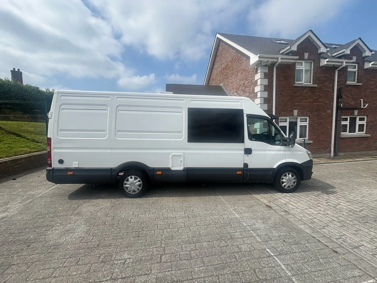 Iveco Daily campervan - Image 4