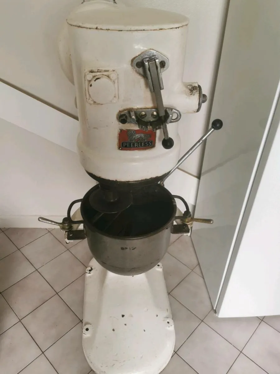 Cake mixer - Image 1