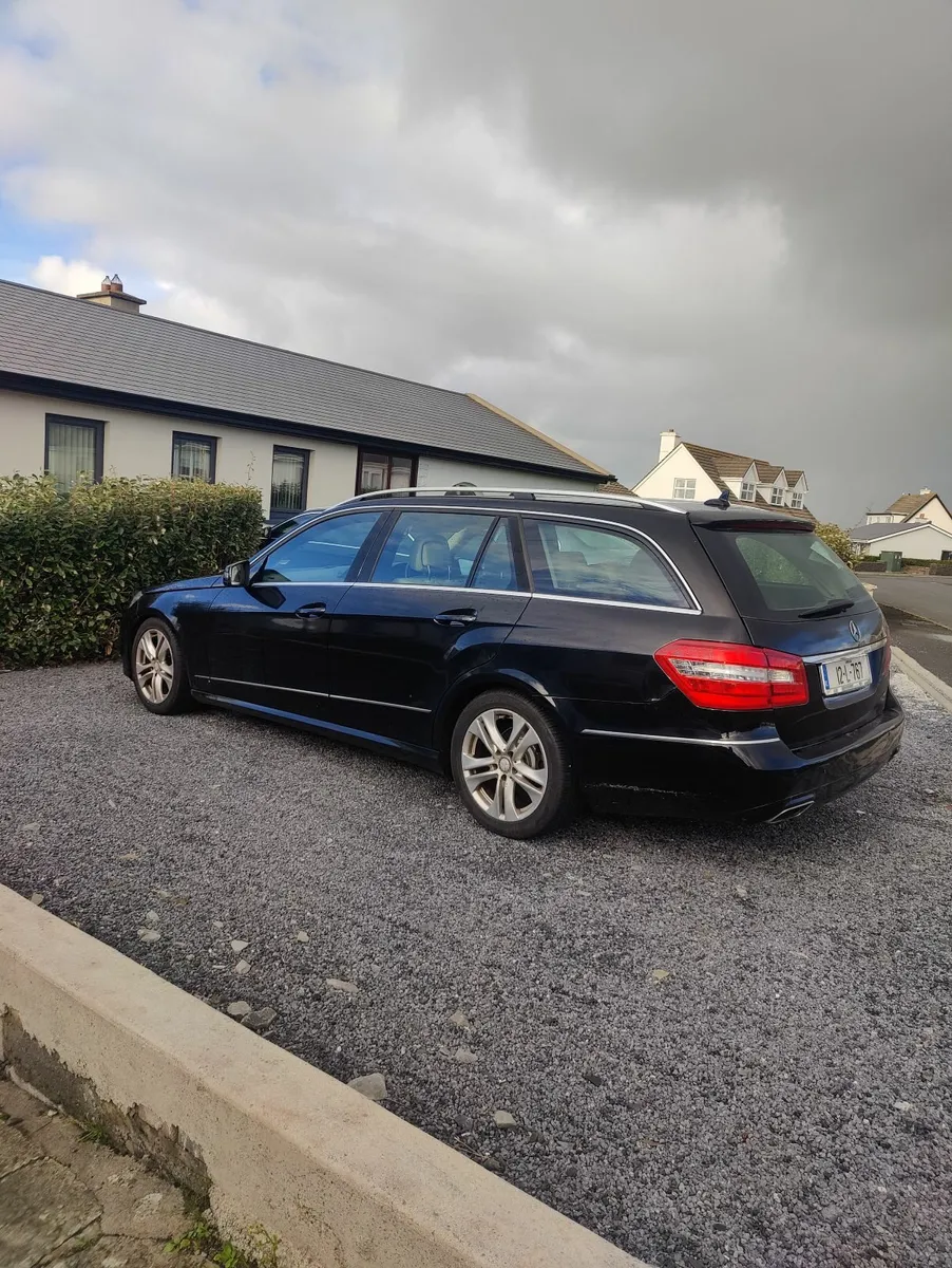 Mercedes-Benz E-Class 2012 - Image 3