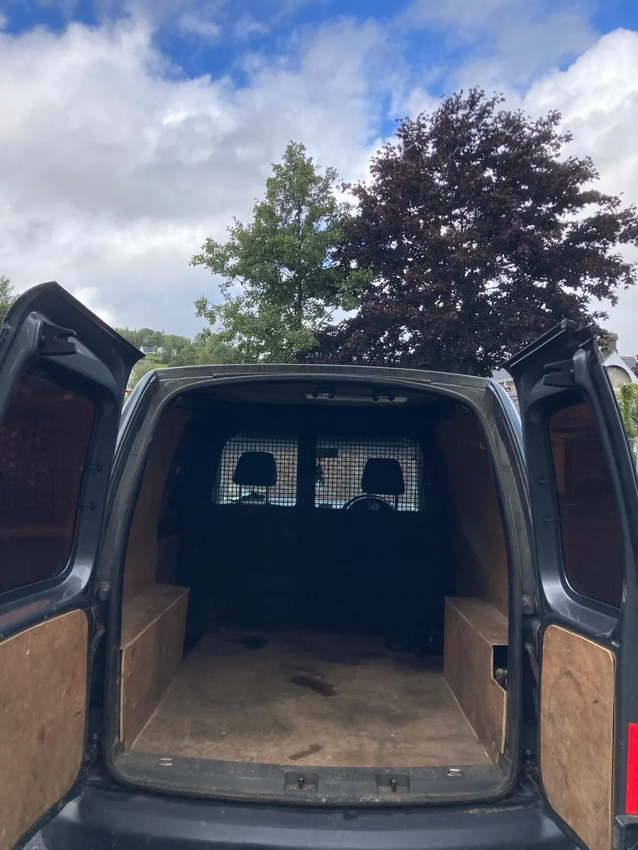 Volkswagen caddy - Image 4