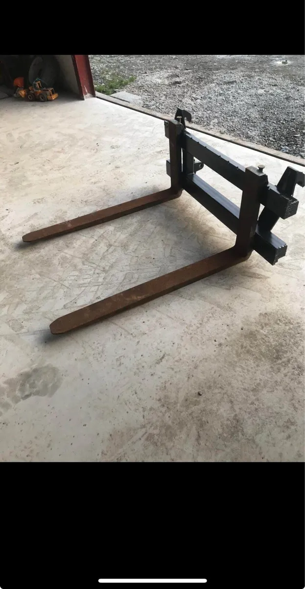 PALLET FORKS - Image 1