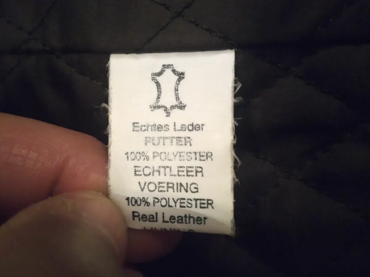 Leather Jacket size medium - large Good Quality - Image 4