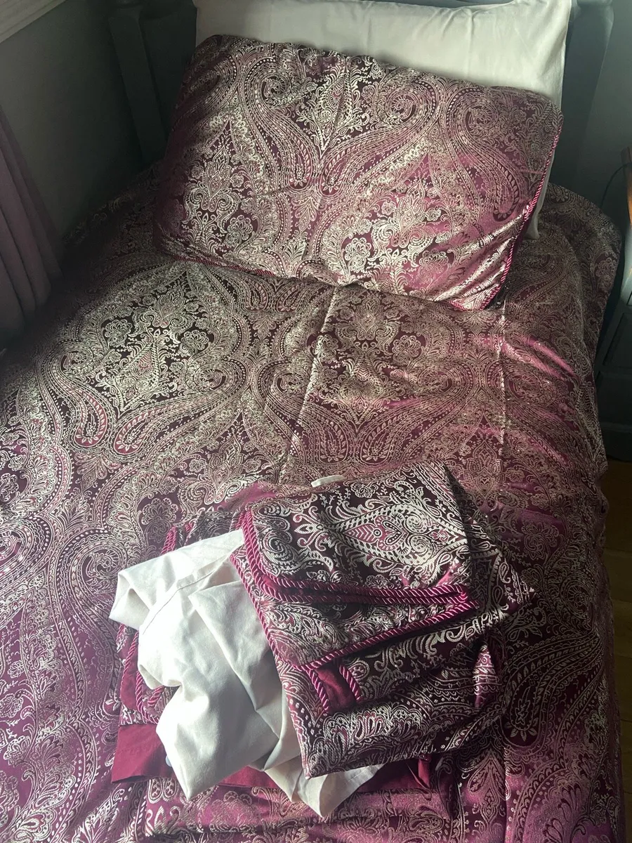 Bed sheets (Single Bed) - Image 1
