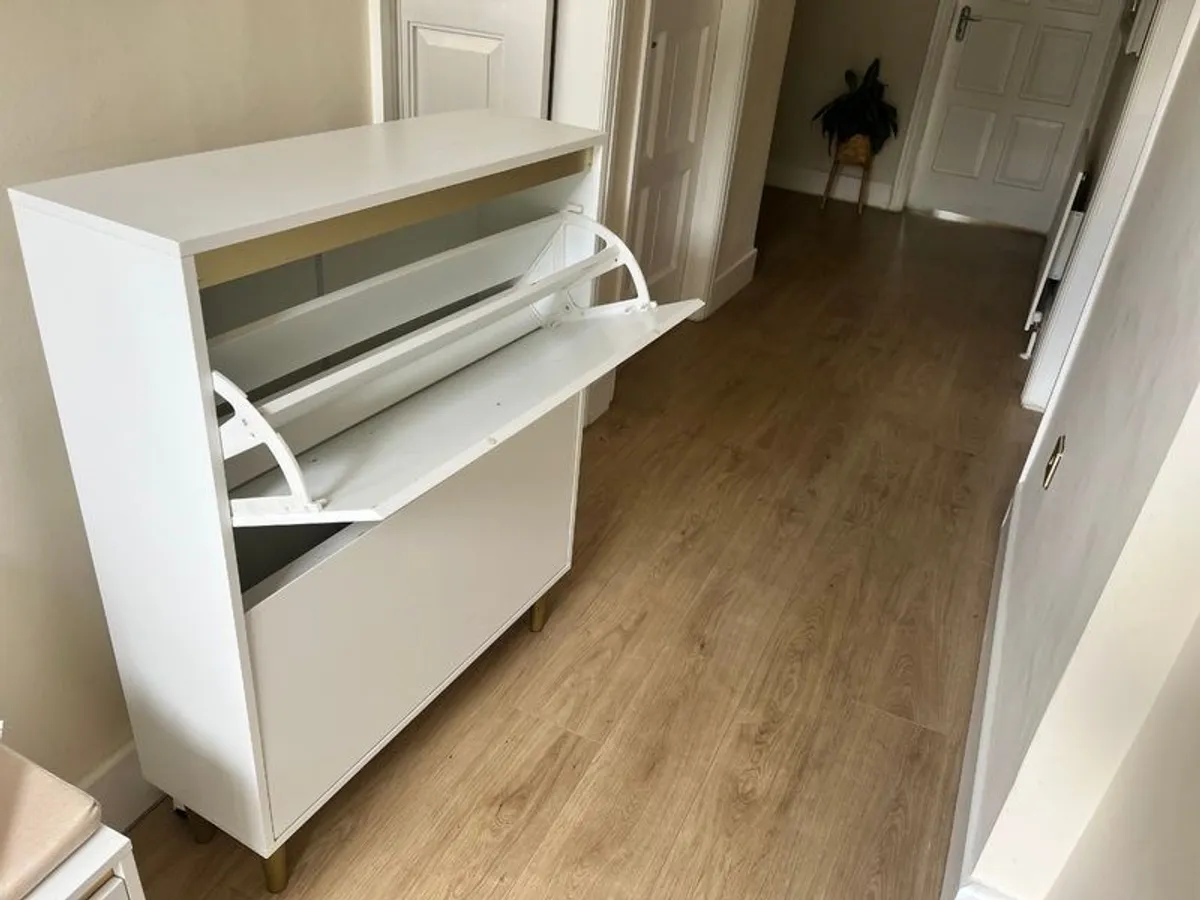 Shoe storage - Image 2