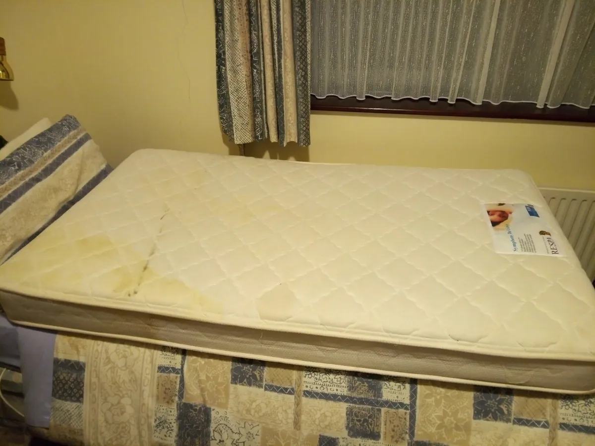 Thuka Child Bed (mattress and storage / play tent) - Image 2
