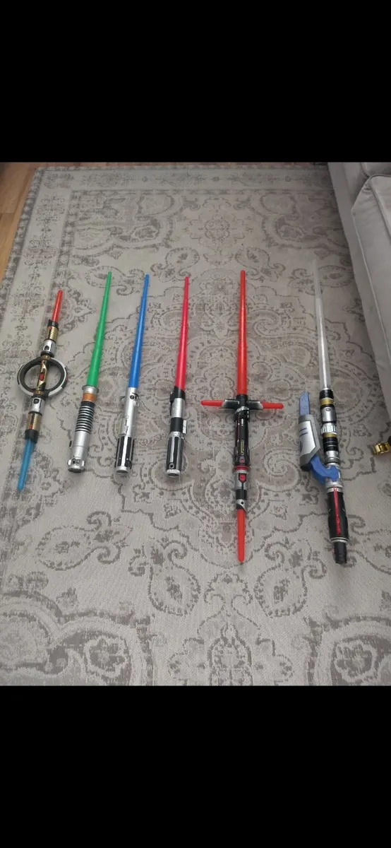 6 Star wars swords