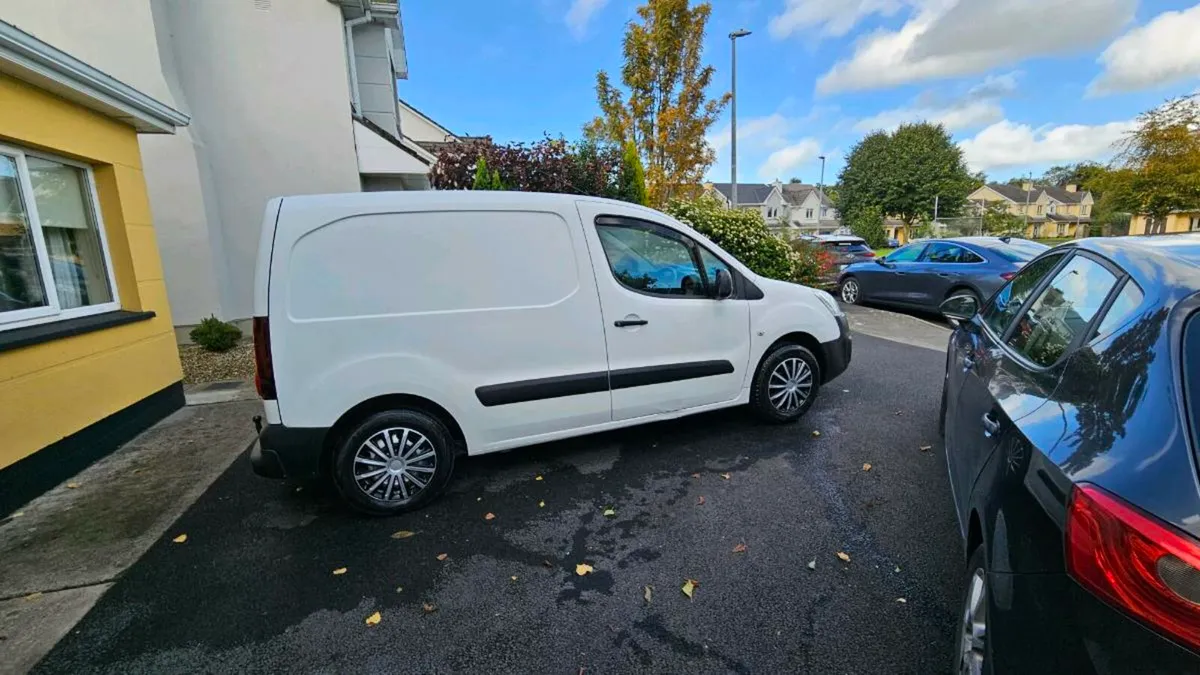Citroen Berlingo 2017 - Image 2