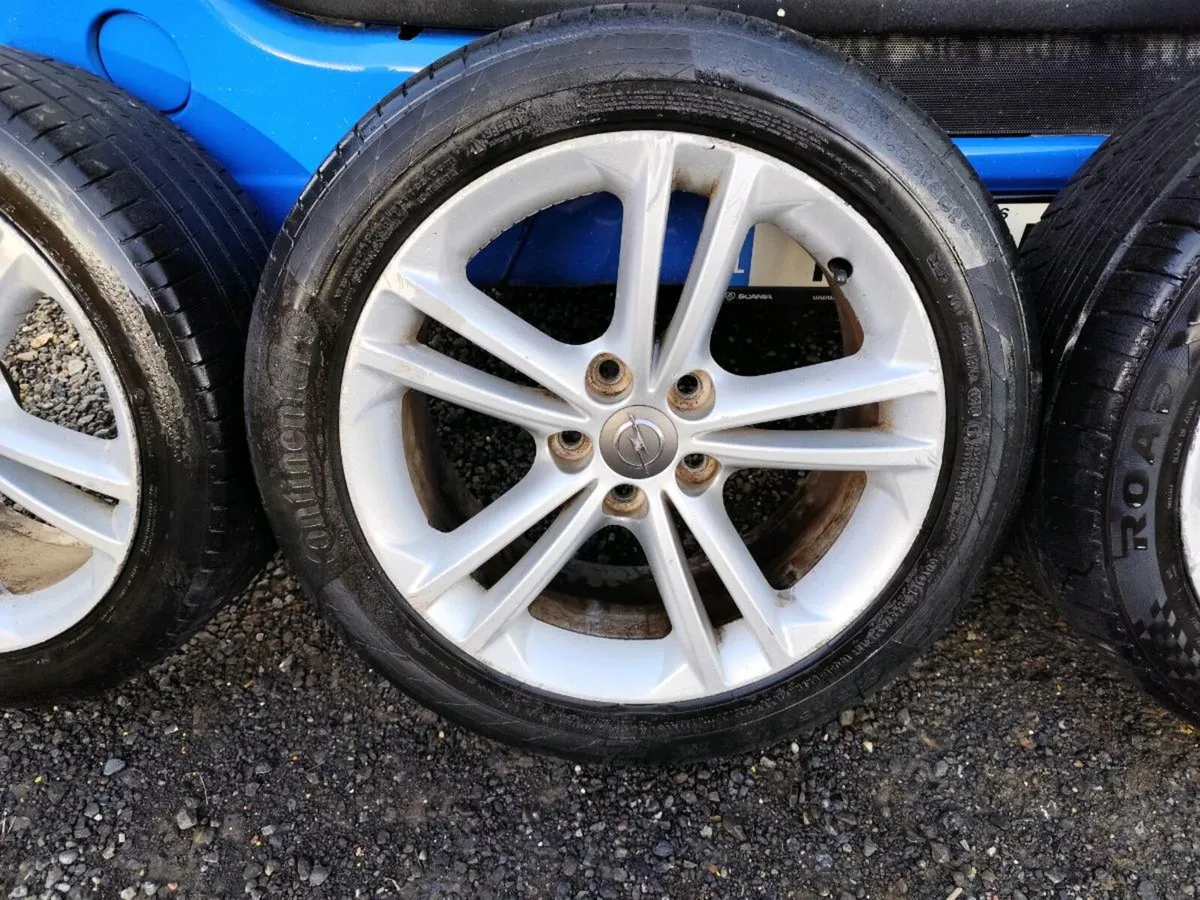 18" Opel Insignia with good tyres - Image 4