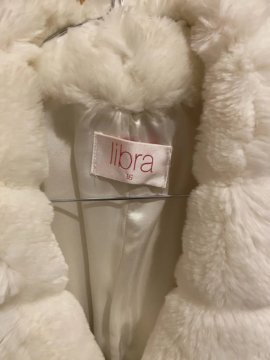 Ladies fur jacket - Image 4