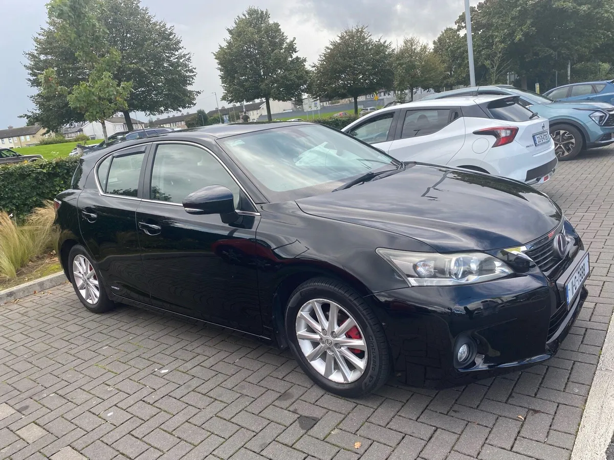Lexus CT 2011 Auto - Image 2