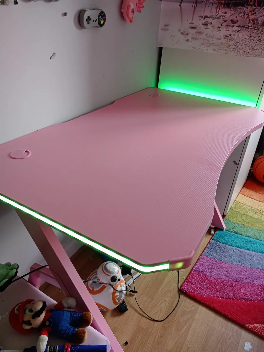 Desk - Image 1