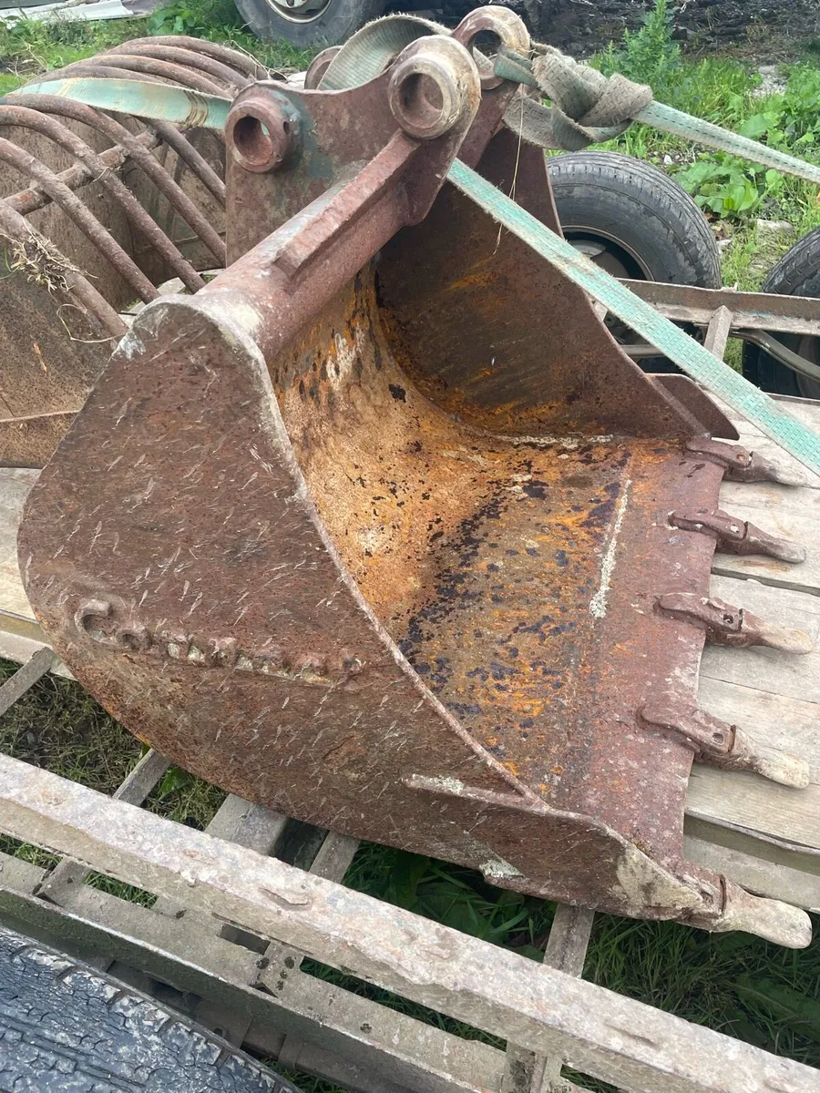 Choice of buckets - Image 1
