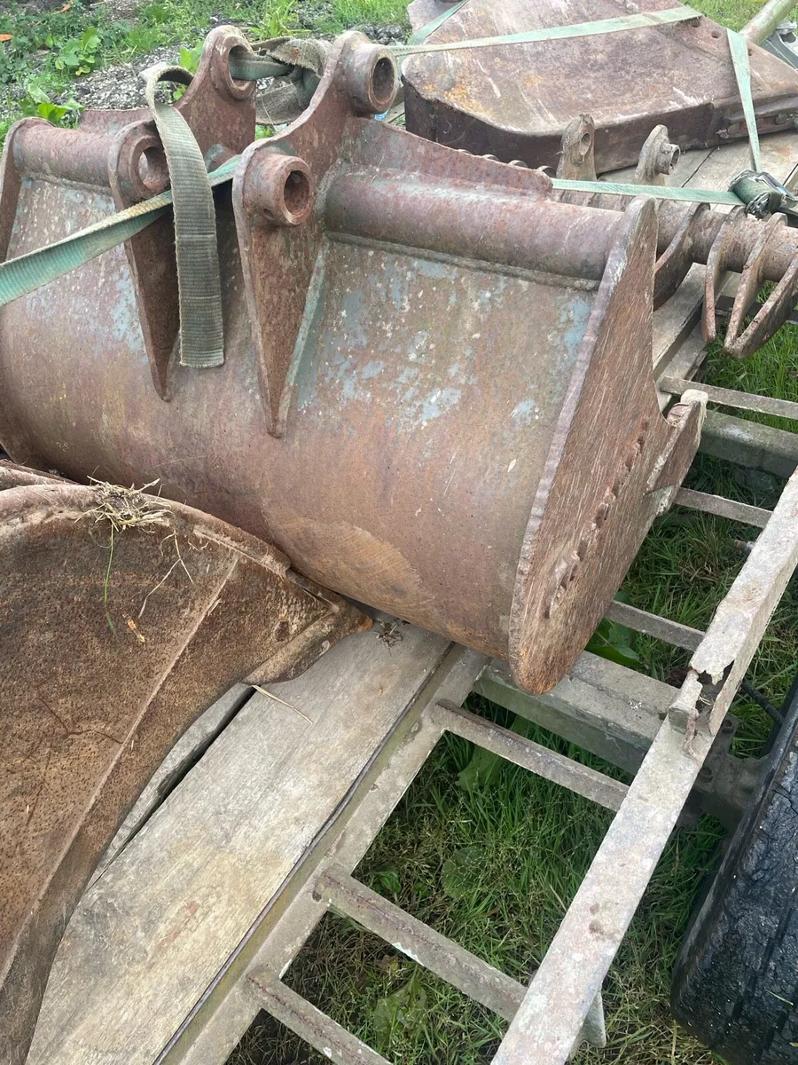 Choice of buckets - Image 4