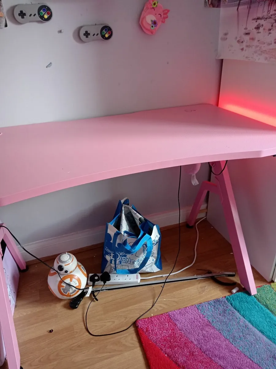Desk - Image 3