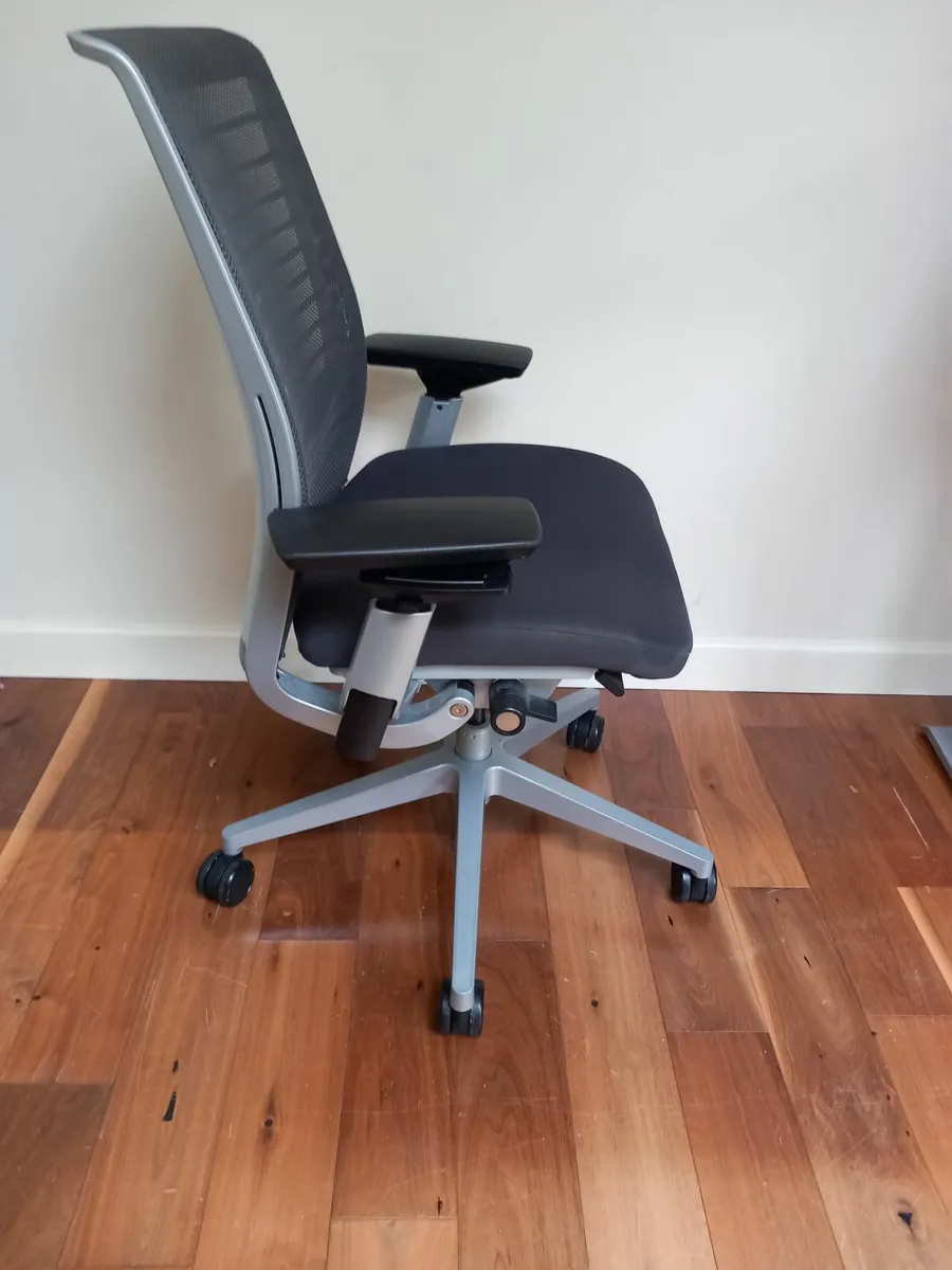 Office Chair - Image 1