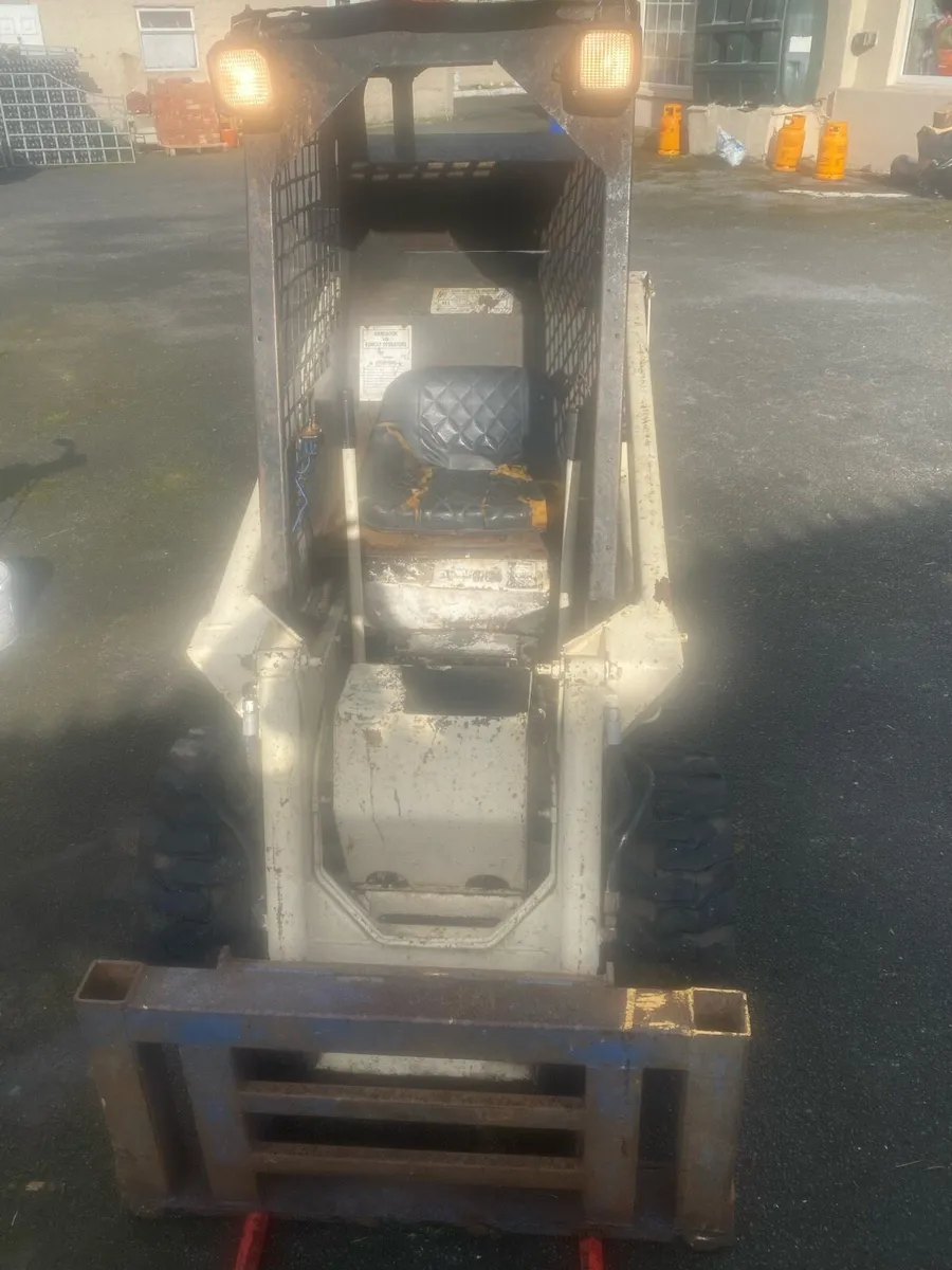 Bobcat skidsteer - Image 4