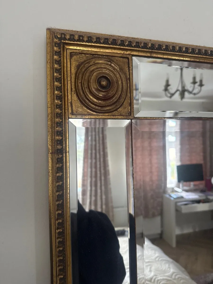 Beautiful gold rim mirror - Image 3