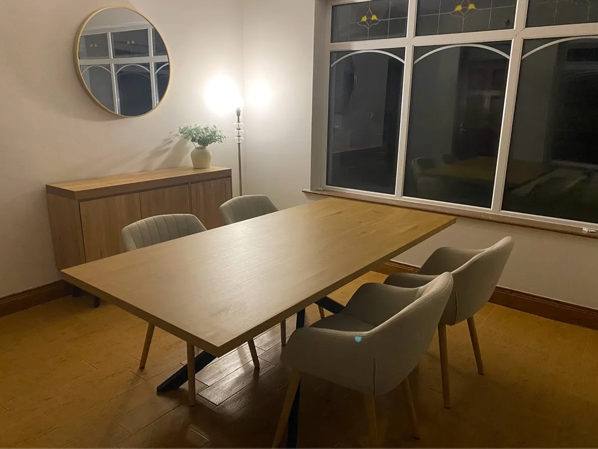 Like New Oak effect table with black metal legs - Image 3