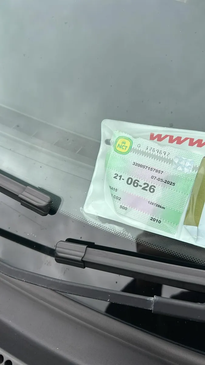 Fiat 500  Lounge 2010 (Top Spec) - Image 3