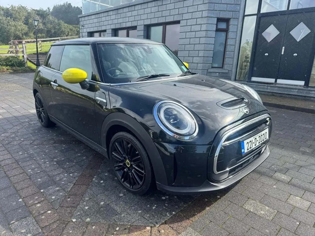 2021 Mini  Cooper - Image 2