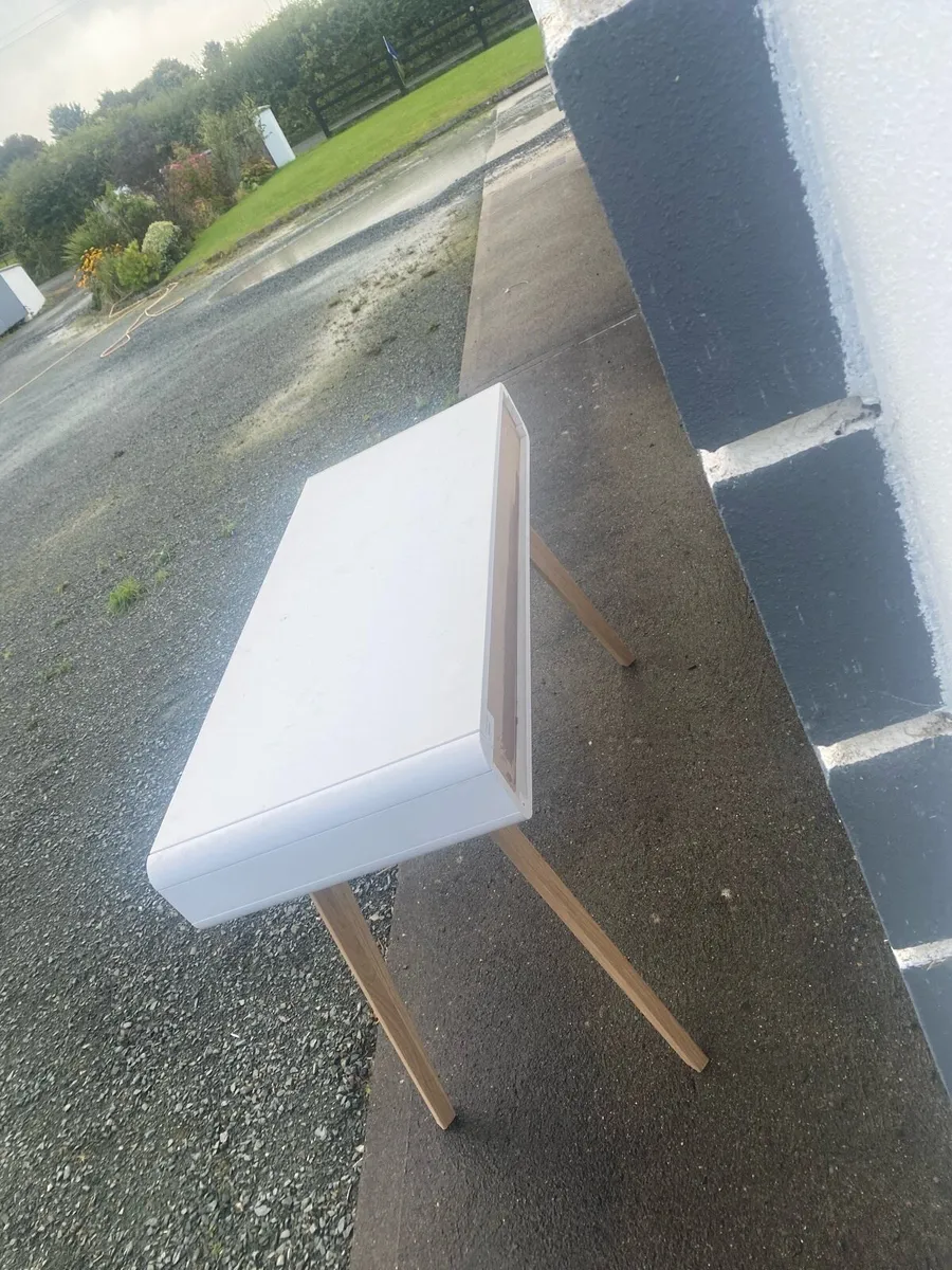 Desk - Image 4