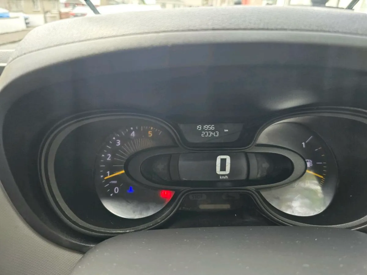 Renault Traffic - Image 4