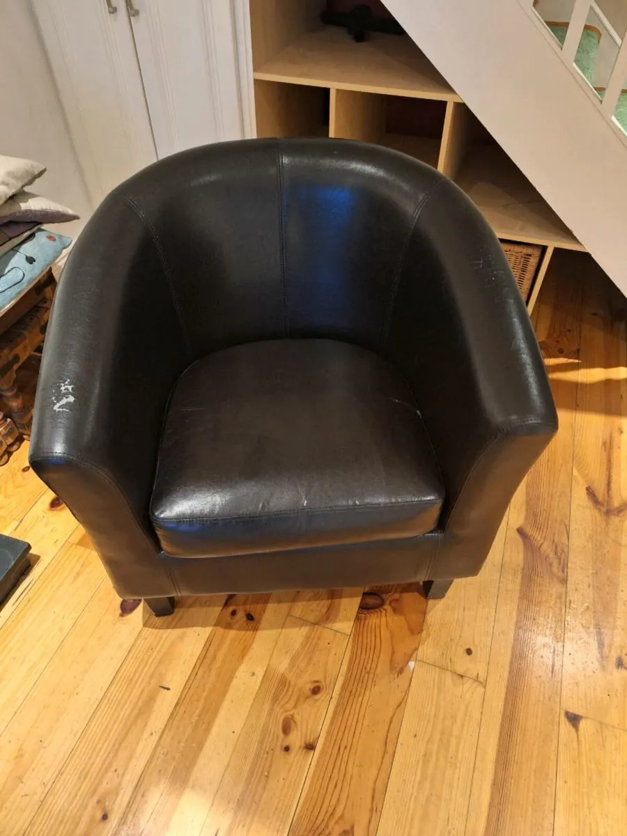 Tub chair