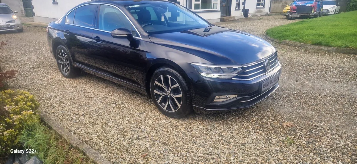 Volkswagen Passat 2.0 TDI SEL 150PS 4DR Automatic - Image 4