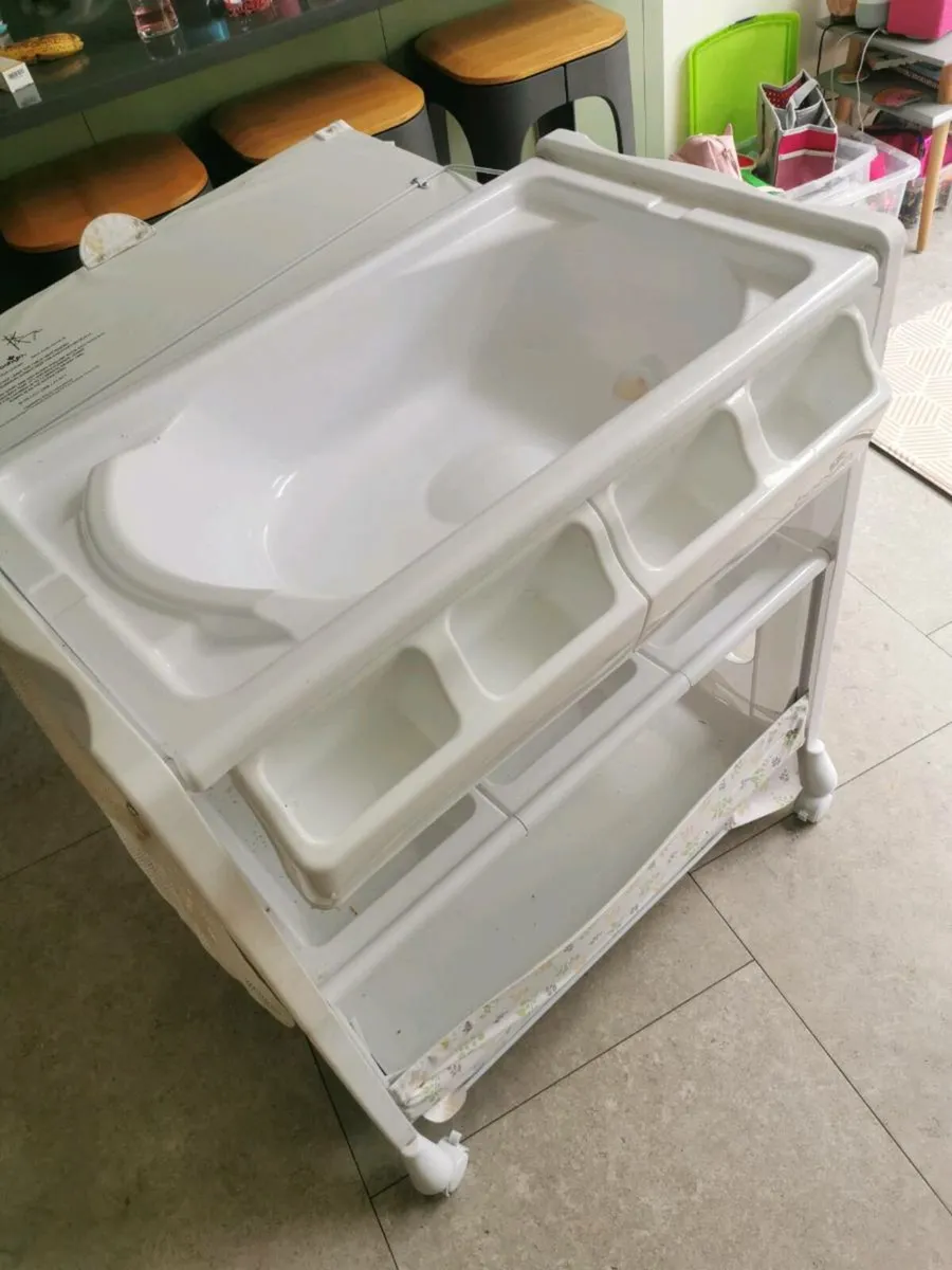 Babylo changing and bathing table - Image 2