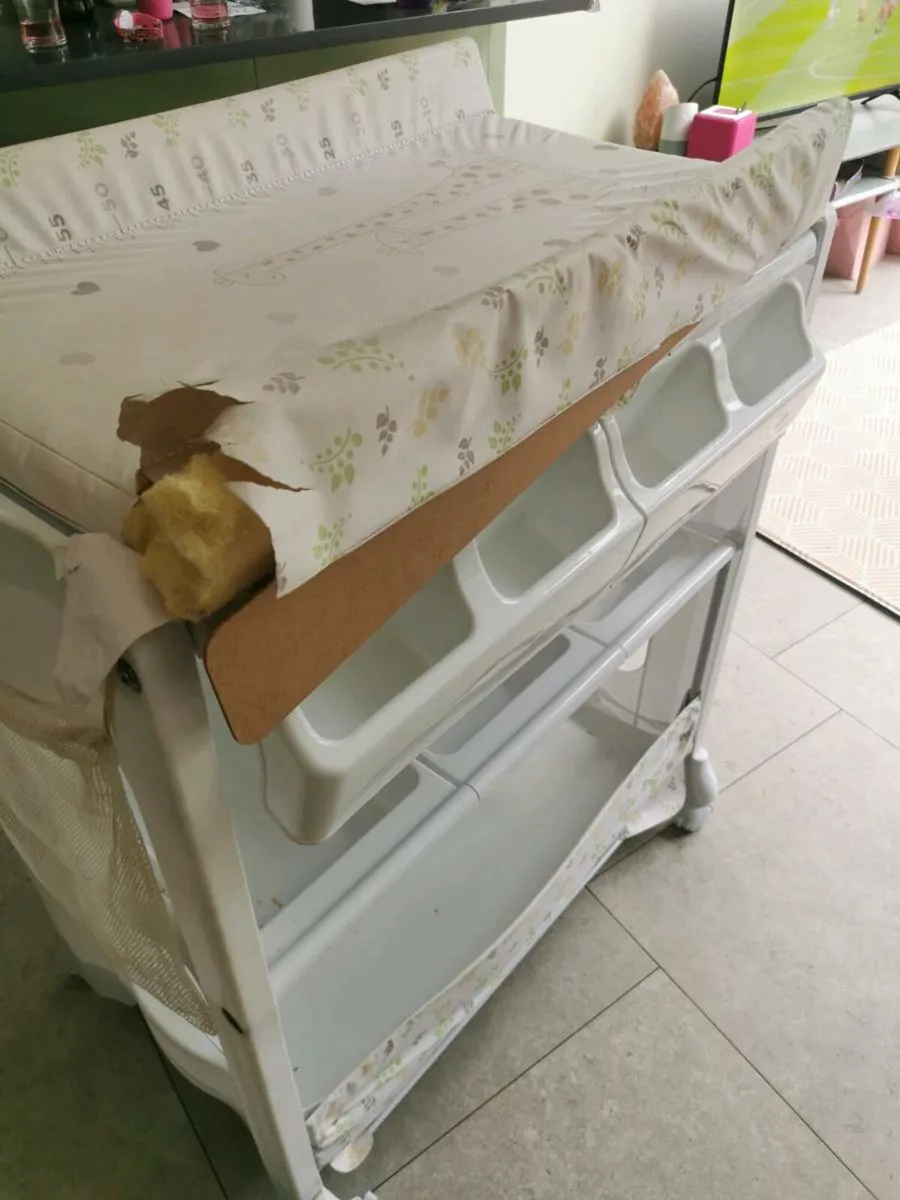 Babylo changing and bathing table - Image 4