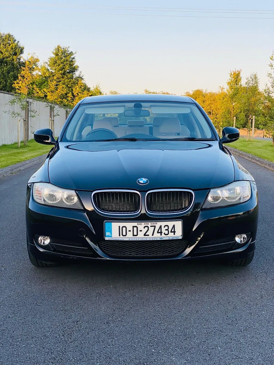 BMW E90 318i 2010 - Image 3